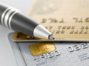クレジットカードとボールペン